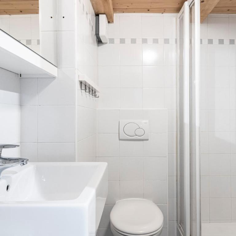 Stay COOPER l Goethe Guesthouse - Camera Tripla Standard con Aria Condizionata - Mansarda - 5