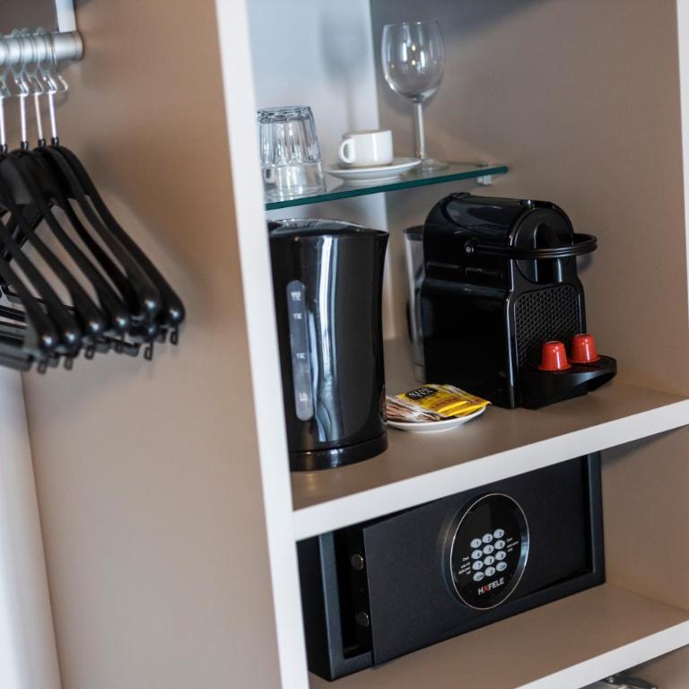 Stay COOPER l Goethe Guesthouse - Camera Tripla Standard con Aria Condizionata - Mansarda - 2