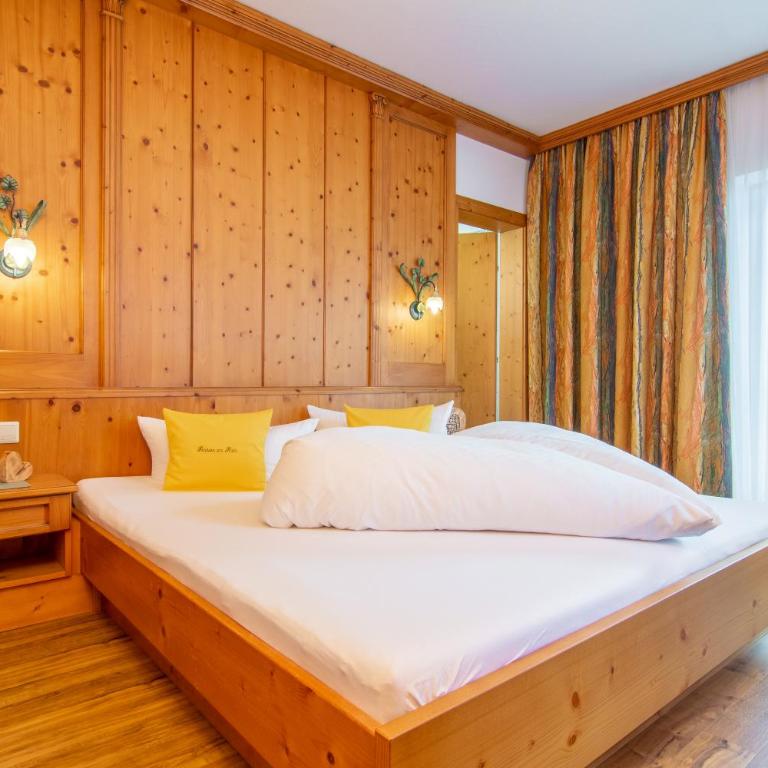 Pension am Rain - Doppelzimmer mit Balkon - 1