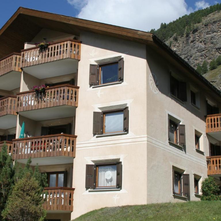 Chesa Blais - Apartment mit Balkon - 16