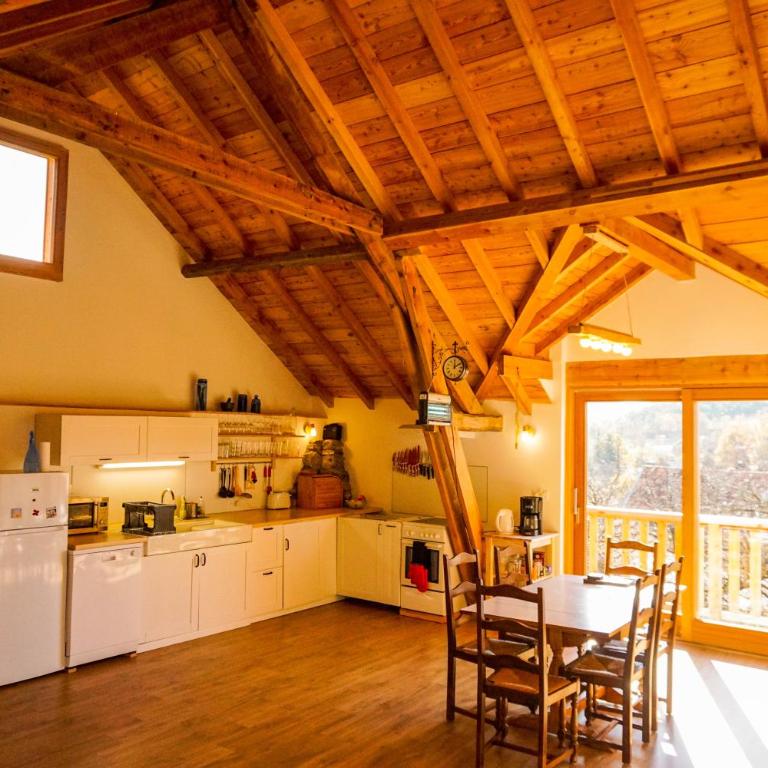 Rando, ski & lac, grand appartement 6 personnes - Lac de Serre ponçon - Appartement 3 Chambres - 11