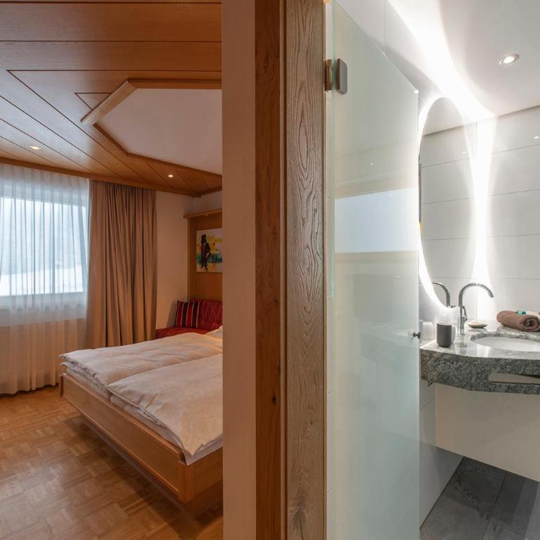 Pension Rudolph - Doppelzimmer mit Balkon - 14
