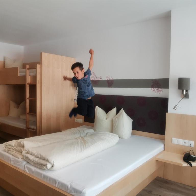 Kinderhotel Stefan - Vierbettzimmer - 4