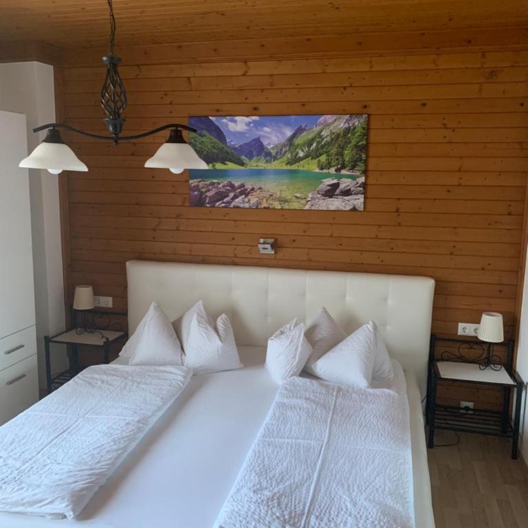 Landhof Aigner - Doppelzimmer mit Balkon - 4