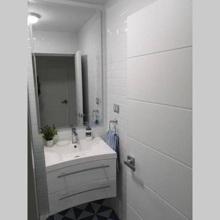 Modern and Cozy Appartment. Exclusive area. - Three-Bedroom Apartment - 15