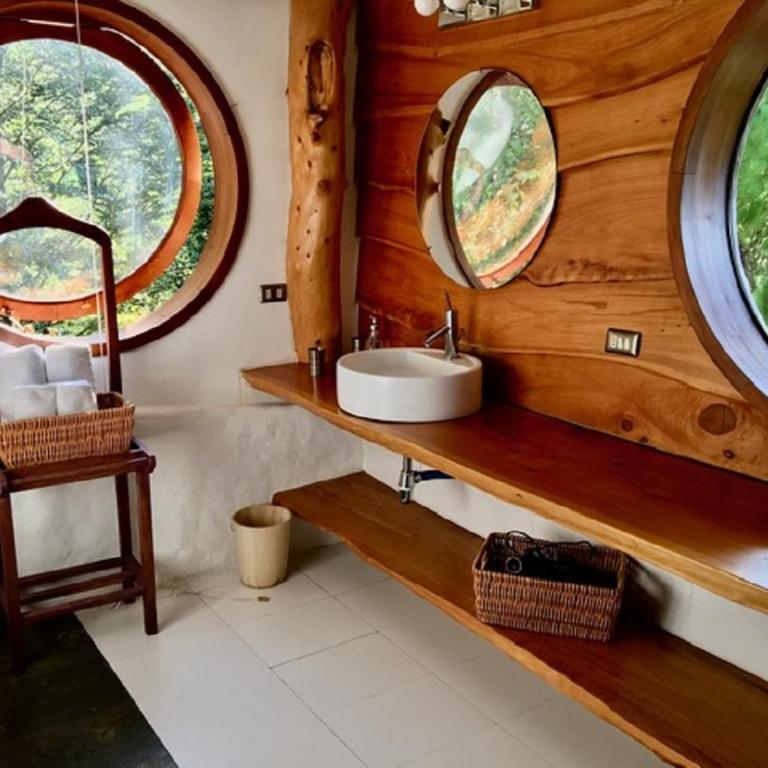 Celestial Inn - Suite - 4