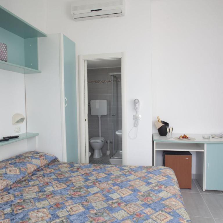 Hotel Oceania - Camera Matrimoniale Deluxe - 9