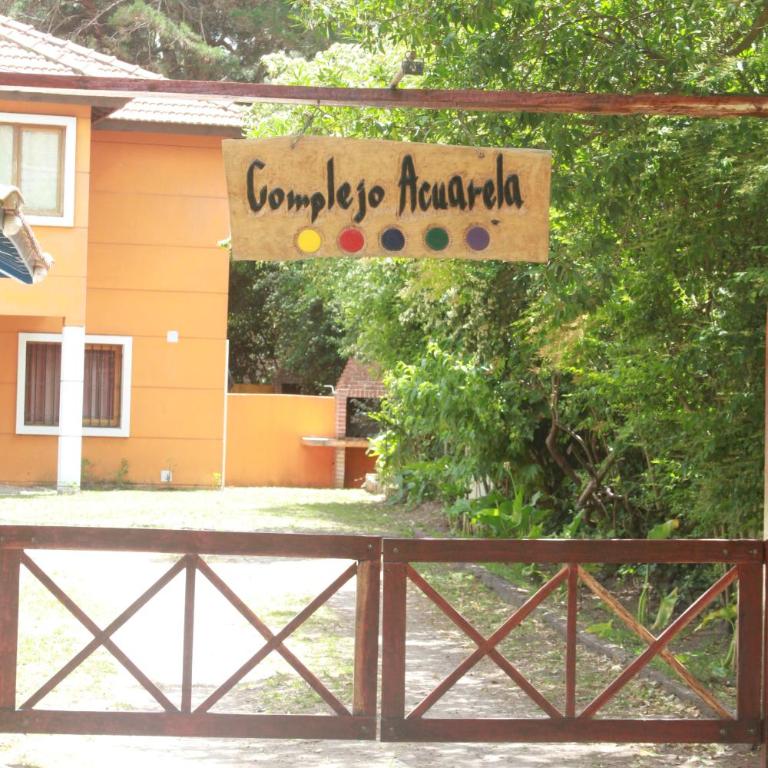 Acuarela - Three-Bedroom House - 9
