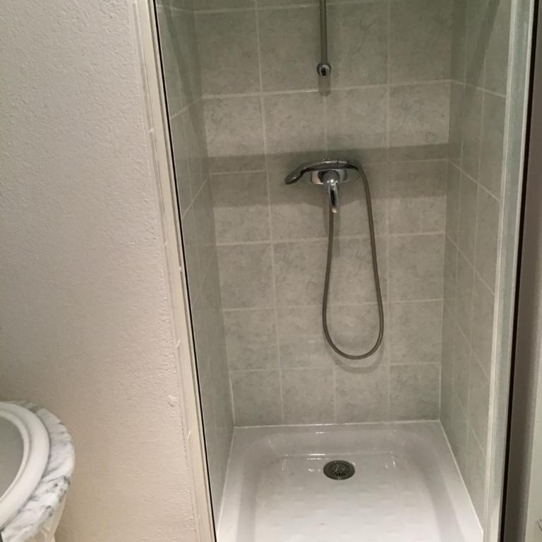 appartement 3 min a pied du centre d'Uzès parking piscine - Appartement 2 Chambres - 14