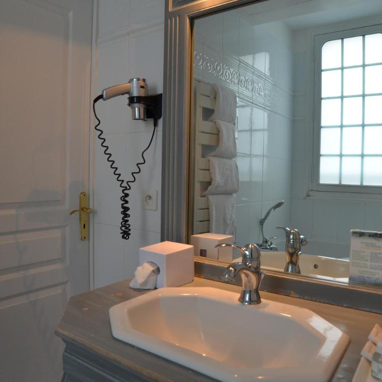 Villa Augeval Hôtel de charme & Spa - Chambre Familiale (2 Adultes et 2 Enfants) - 2