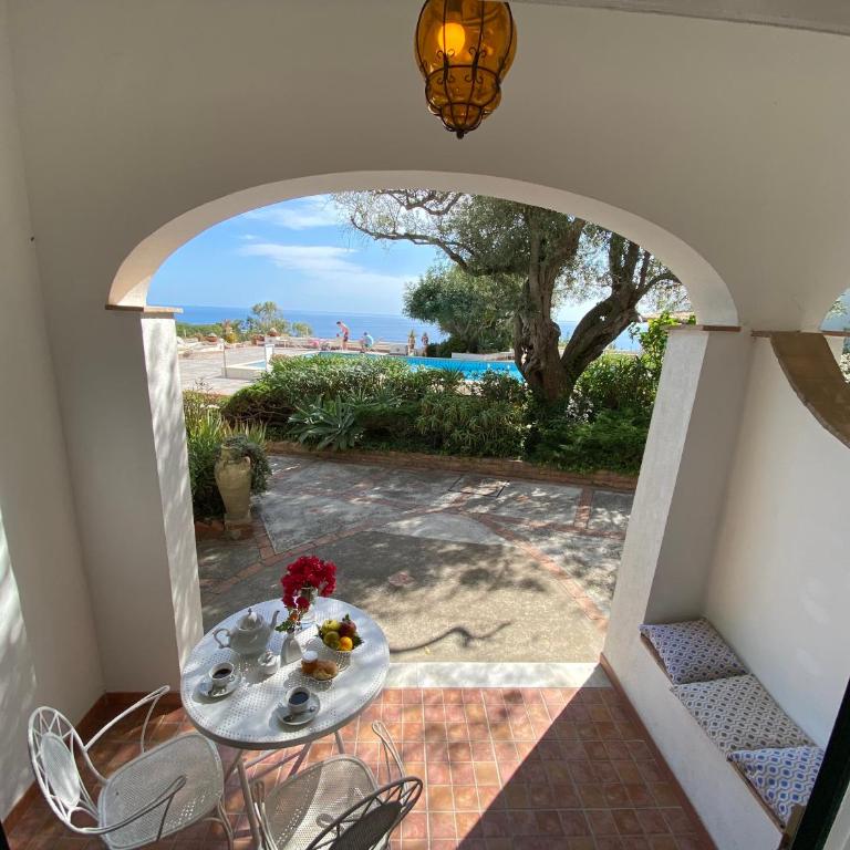 Residence Terra Rossa Taormina - Monolocale con Patio e Vista Mare - 4