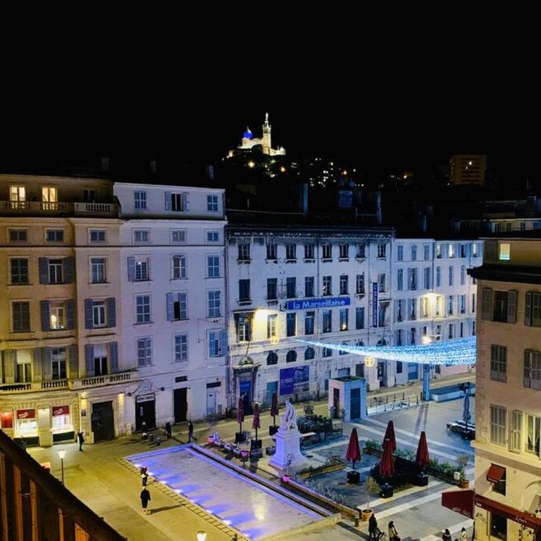 Le Phocéen : T4 balcon vue Vieux-Port - Appartement - 77
