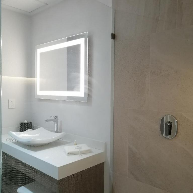 Wyndham Puebla Angelopolis - Suite con cama extragrande - No fumadores - 5