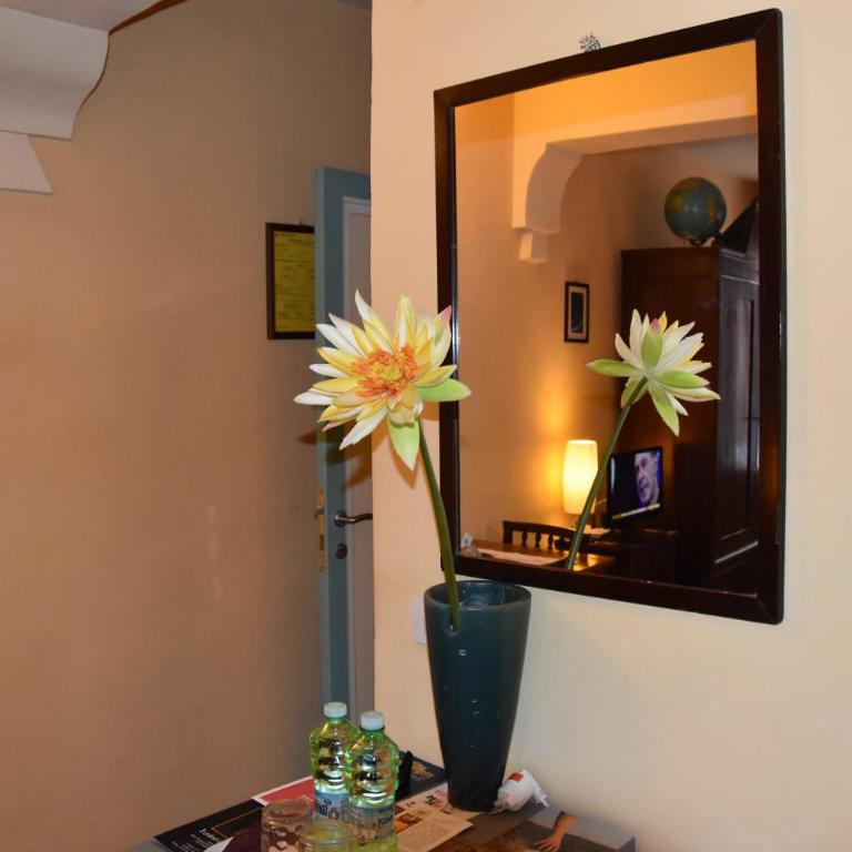 B&B AL DUCALE and APARTMENTS - Camera Familiare con Bagno Privato - 8