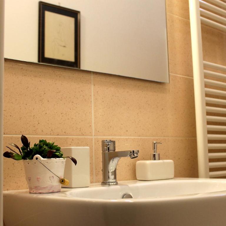 Piazza Argento - Double Room with Private External Bathroom - 4