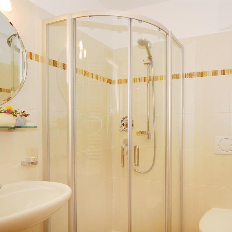 Singerhof - Appartamento con 2 Camere da Letto e Balcone - 9