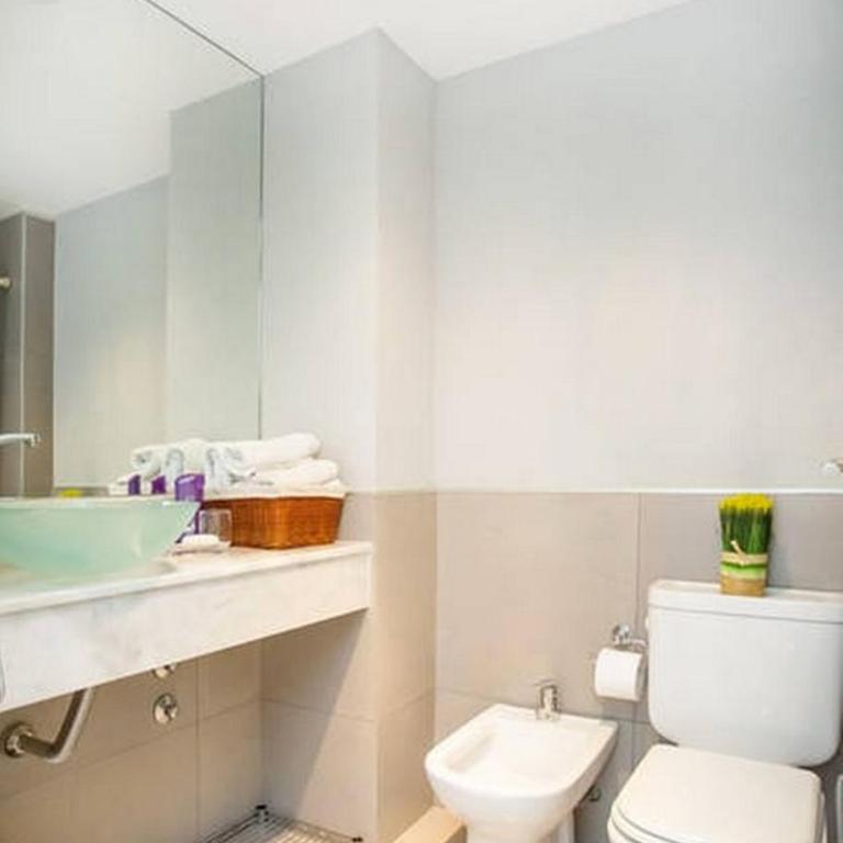 Vizion Hollywood Apartments - One-Bedroom Apartment - 17