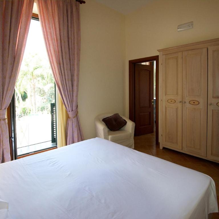 Divina House B&B - Camera Matrimoniale con Balcone - 11