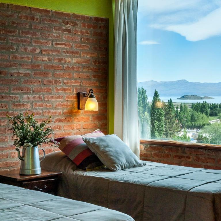 Posada Larsen - Habitación Doble con vistas a las montañas - 2 camas - 4