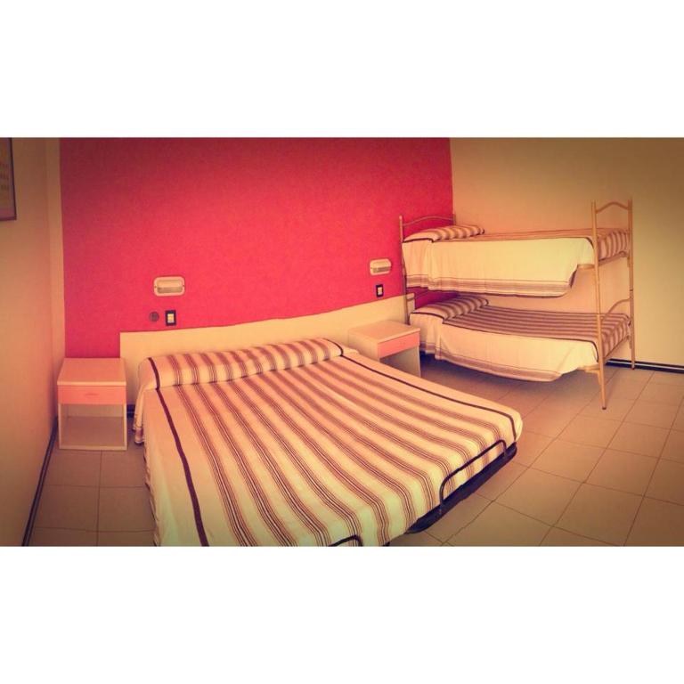 Hotel Zenit - Quadruple Room - 3