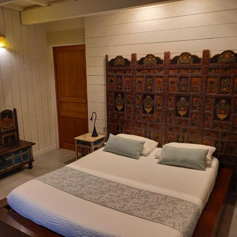 Couleurs du Sud - Chambre Double - Vue sur Piscine - 8