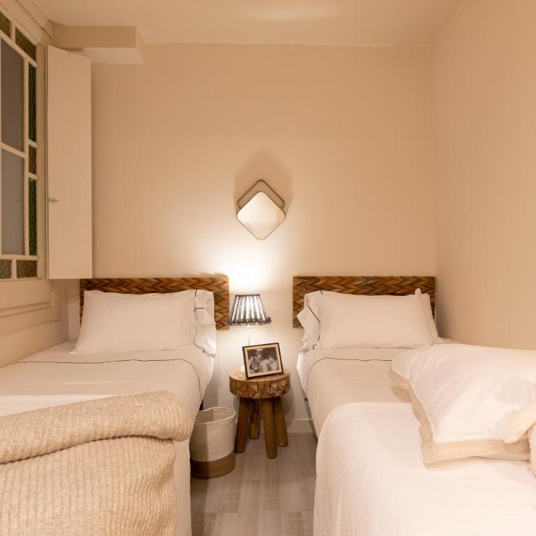 Chic Apartments Barcelona - Apartment with Balcony - 23