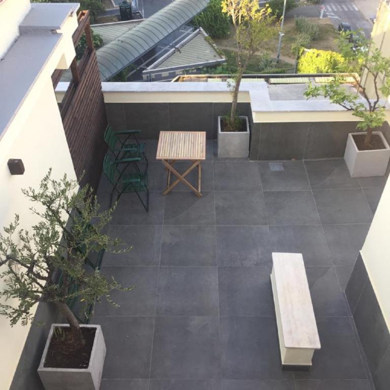 5-Rooms Apartment - King Room with Balcony - 4