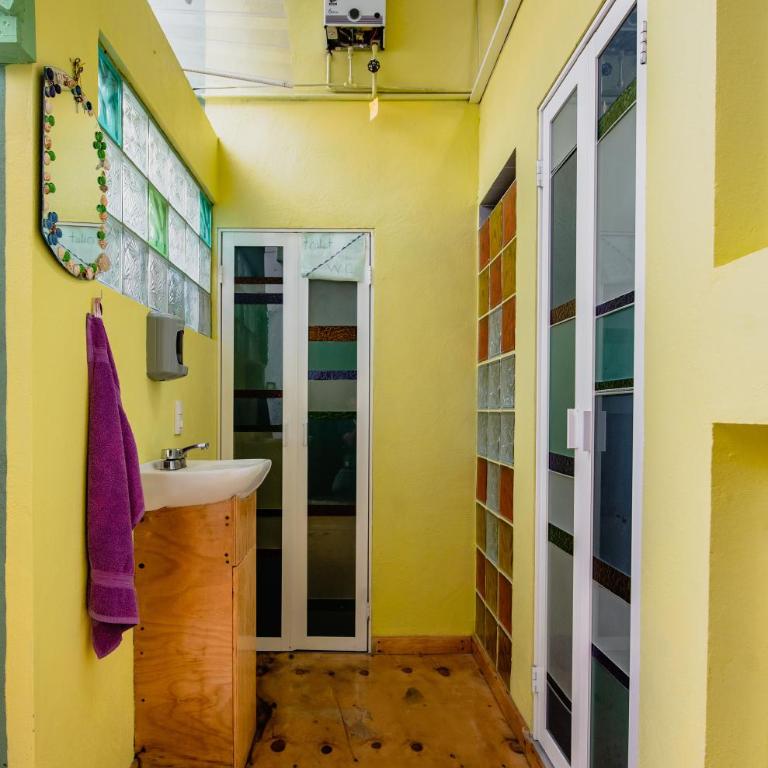 Hostal México Airport CDMX - Habitación Familiar con baño compartido - 3