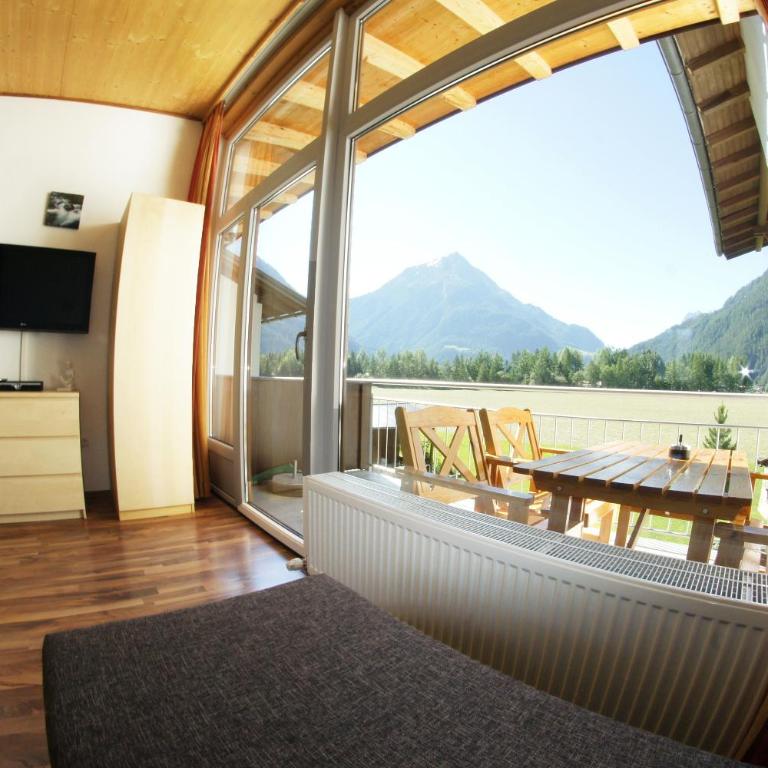 Apartments Bauernhof Dismasn Hof - Apartment mit 2 Schlafzimmern und Balkon - Top 1 - 6