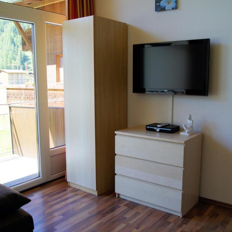 Apartments Bauernhof Dismasn Hof - Apartment mit 2 Schlafzimmern und Balkon - Top 2 - 1