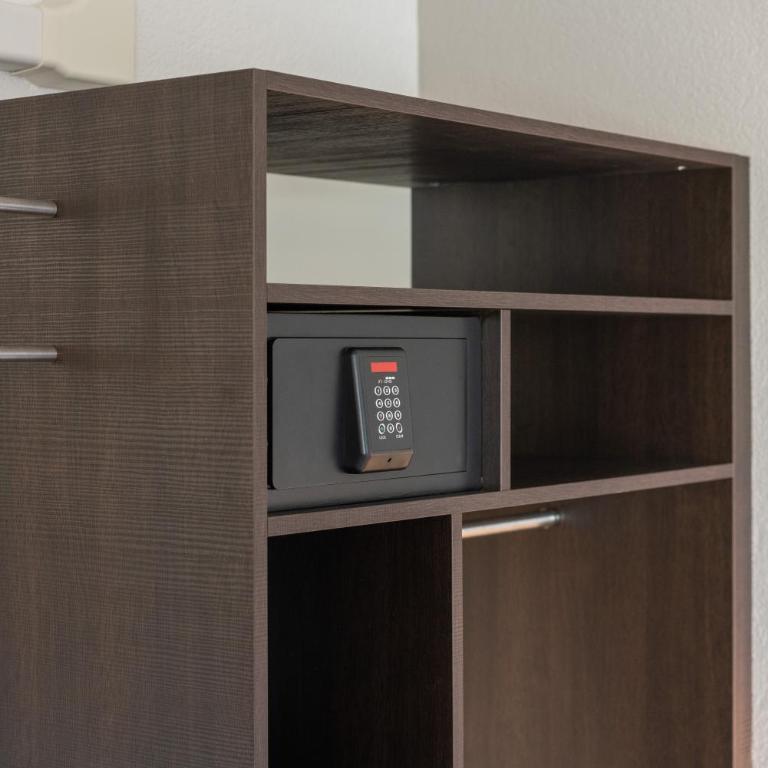 Hotel Derby Interlaken - self check-in - Habitación Doble Económica con aire acondicionado - 4