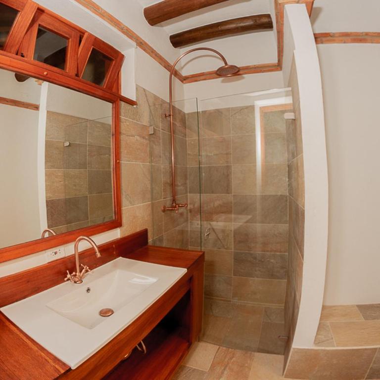 Hotel Marquesa de Pinares - Habitación Doble con baño privado - 5