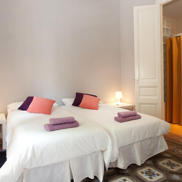 Modernist Apartment Barcelona - Four-Bedroom Apartment - 2
