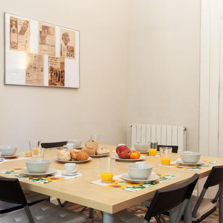 Modernist Apartment Barcelona - Four-Bedroom Apartment - 6