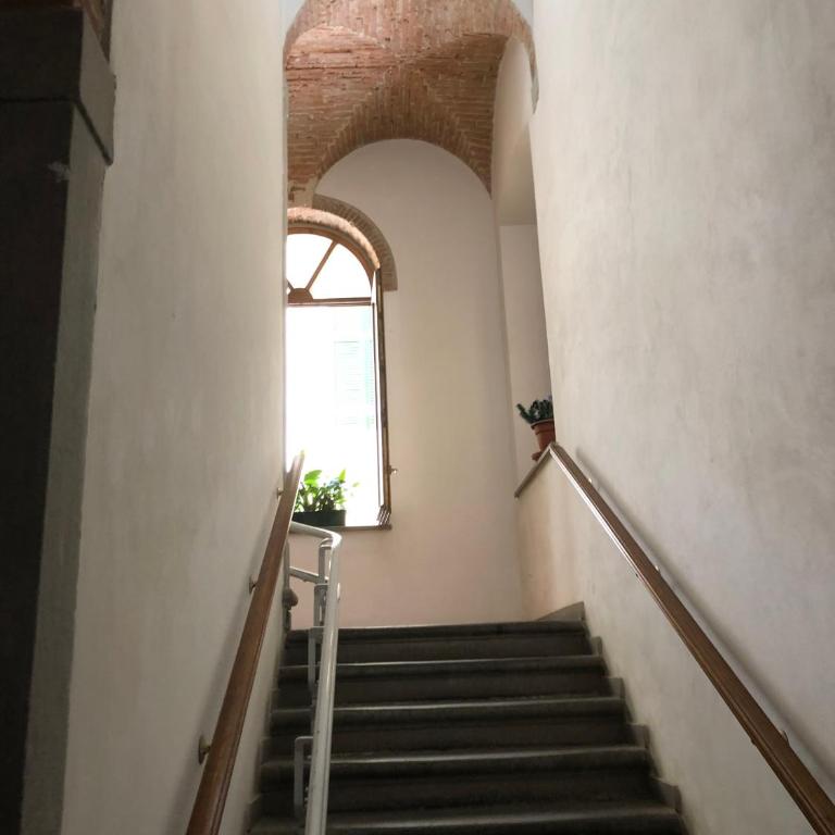 Renovated apartment with 3 bedrooms in an historic palazzo between port and old town - Three-Bedroom Apartment - 26