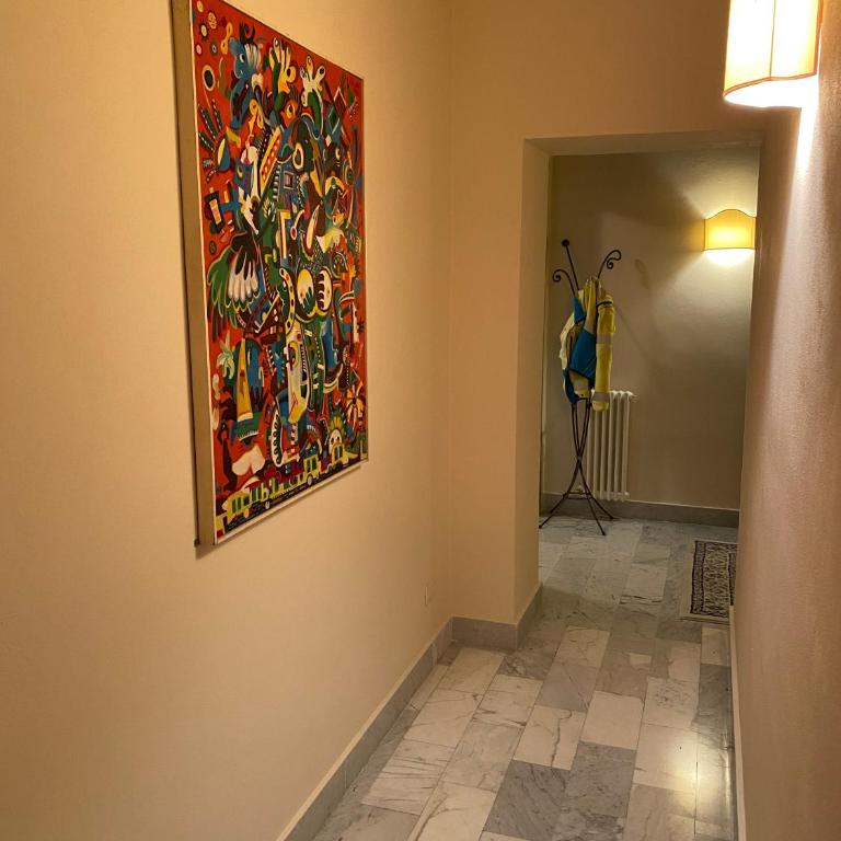 Renovated apartment with 3 bedrooms in an historic palazzo between port and old town - Three-Bedroom Apartment - 27