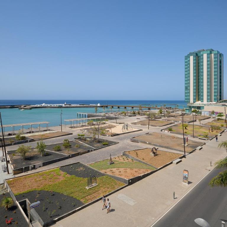Apartamento Paula con vistas al mar - Three-Bedroom Apartment - 2