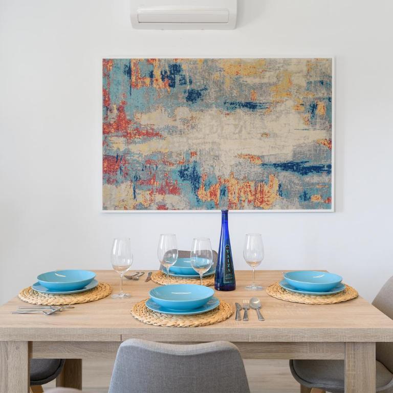Apartamento Paula con vistas al mar - Three-Bedroom Apartment - 19