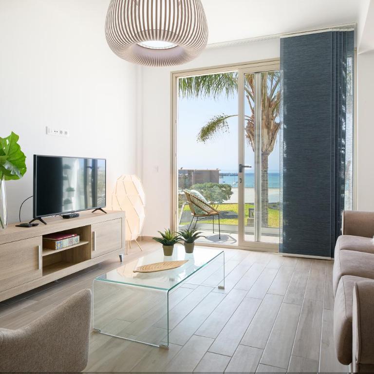 Apartamento Paula con vistas al mar - Three-Bedroom Apartment - 20