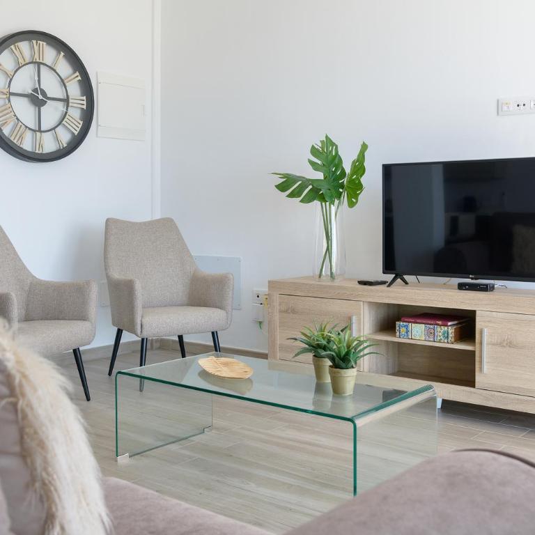 Apartamento Paula con vistas al mar - Three-Bedroom Apartment - 13