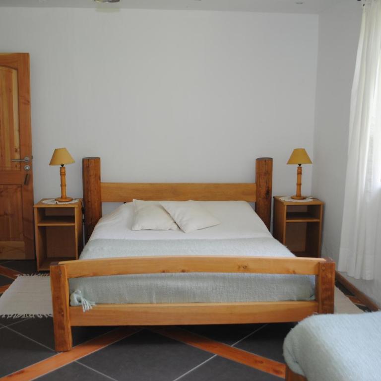 Hostería de la Patagonia - Quadruple Room with Private Bathroom - 5