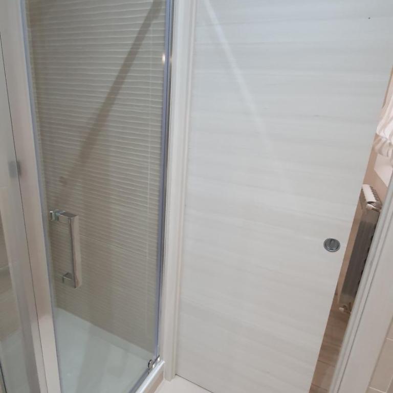 b&b 1930 - Camera Matrimoniale con Bagno Privato - 4