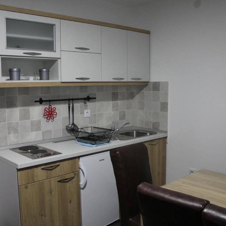 Sunčani breg - Apartment - Basement - 3