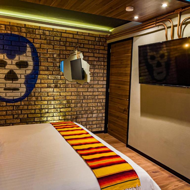 Cadillac Hotel Boutique - Suite con bañera de hidromasaje - Cama extragrande - 3