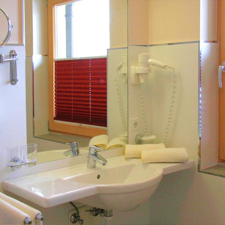 Hotel Alpina - Einzelzimmer - 2