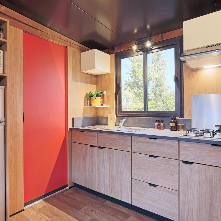 Camping Site de Gorge Vent - Bungalow Toile et Bois 2 habitaciones - Mikonos - 2