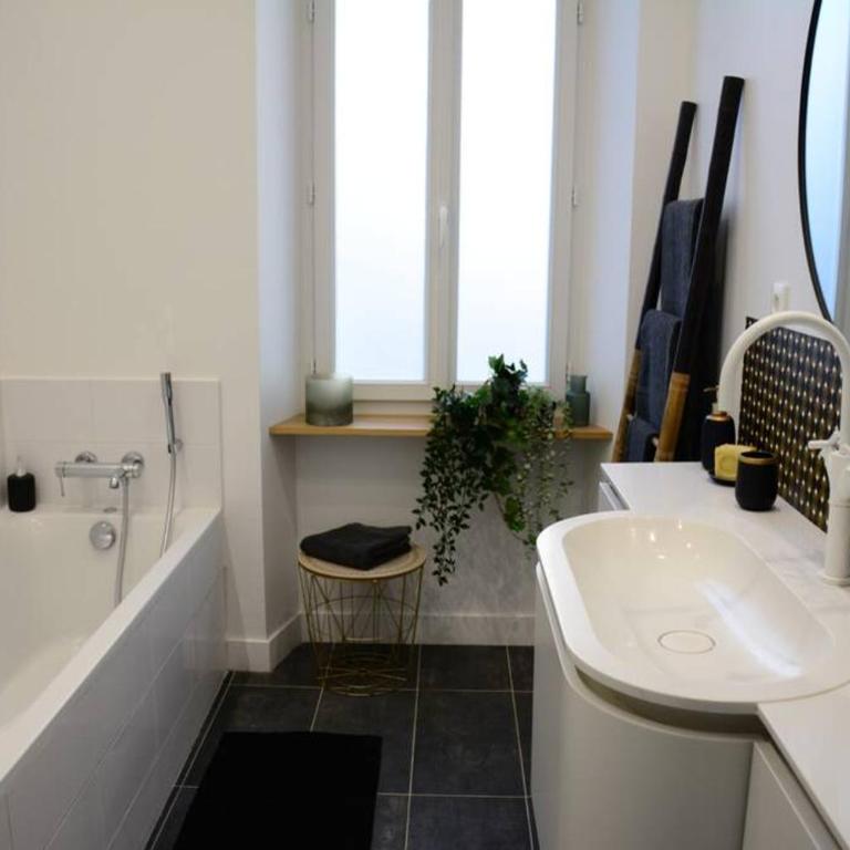 85 m2 centre ville 2 mn vieux Port au calme - Appartement 2 Chambres - 15