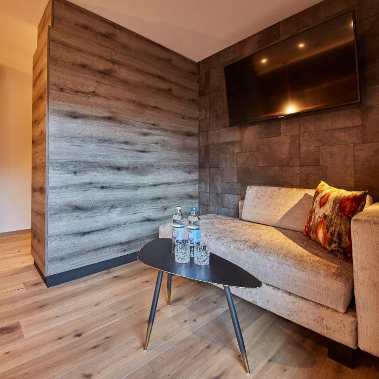 Hotel Hasenauer 4 Sterne Superior - Doppelzimmer mit Balkon - 2