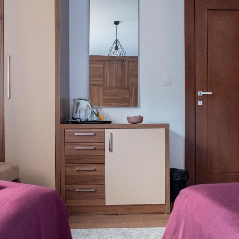 Borovnica Sweet Apartments - Twin Room - 5