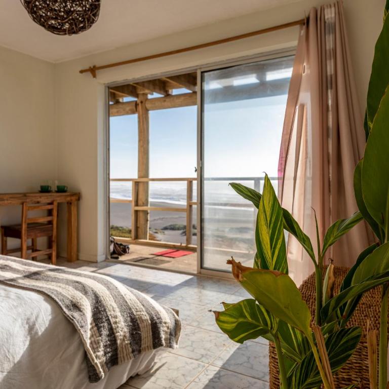 Sudeste Hostel - Habitación Doble Deluxe con balcón y vistas al mar - 4